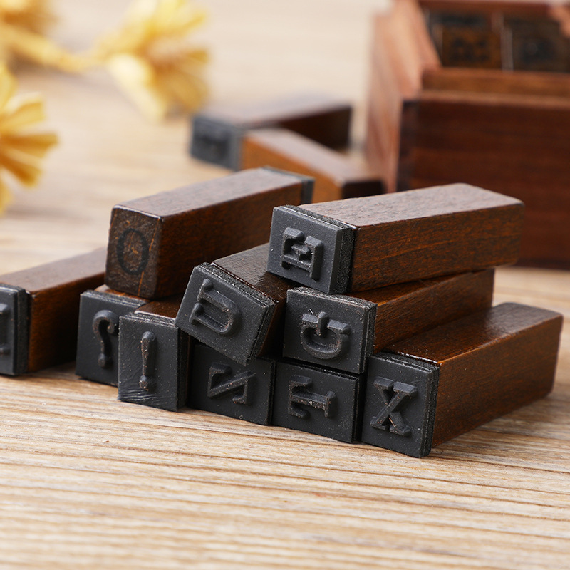 28-teiliges Alphabet-Stempelse – Wooden Letter Sign Bewertung und Preis